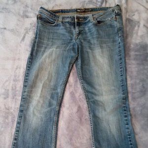 Women's 15/32 Low Rise Skinny Bootcut Levi Jeans